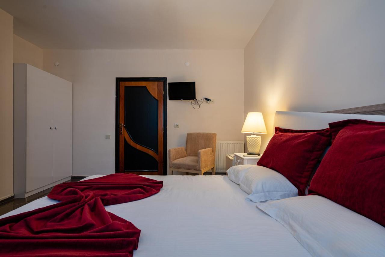 Sare Beach Hotel Анталия Екстериор снимка